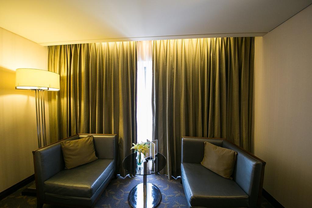 Evergreen Plaza Hotel - Tainan Chambre photo A room at the hotel