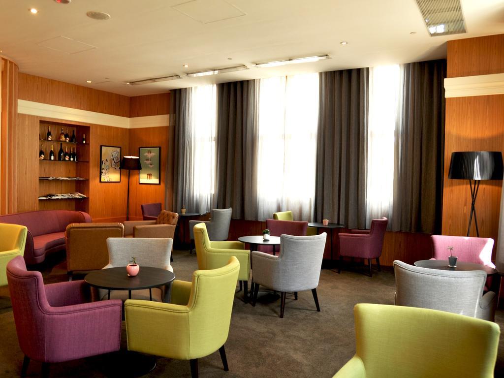 Evergreen Plaza Hotel - Tainan Extérieur photo The lounge at the airport