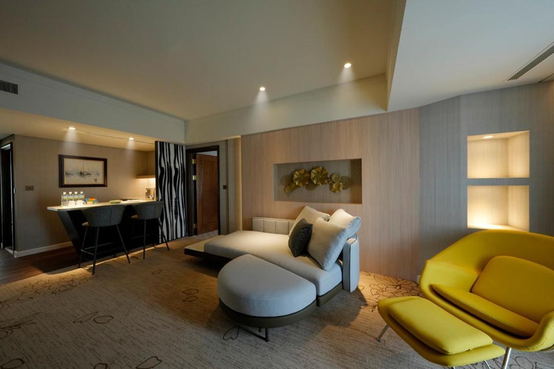 Evergreen Plaza Hotel - Tainan Extérieur photo A suite at The Hari