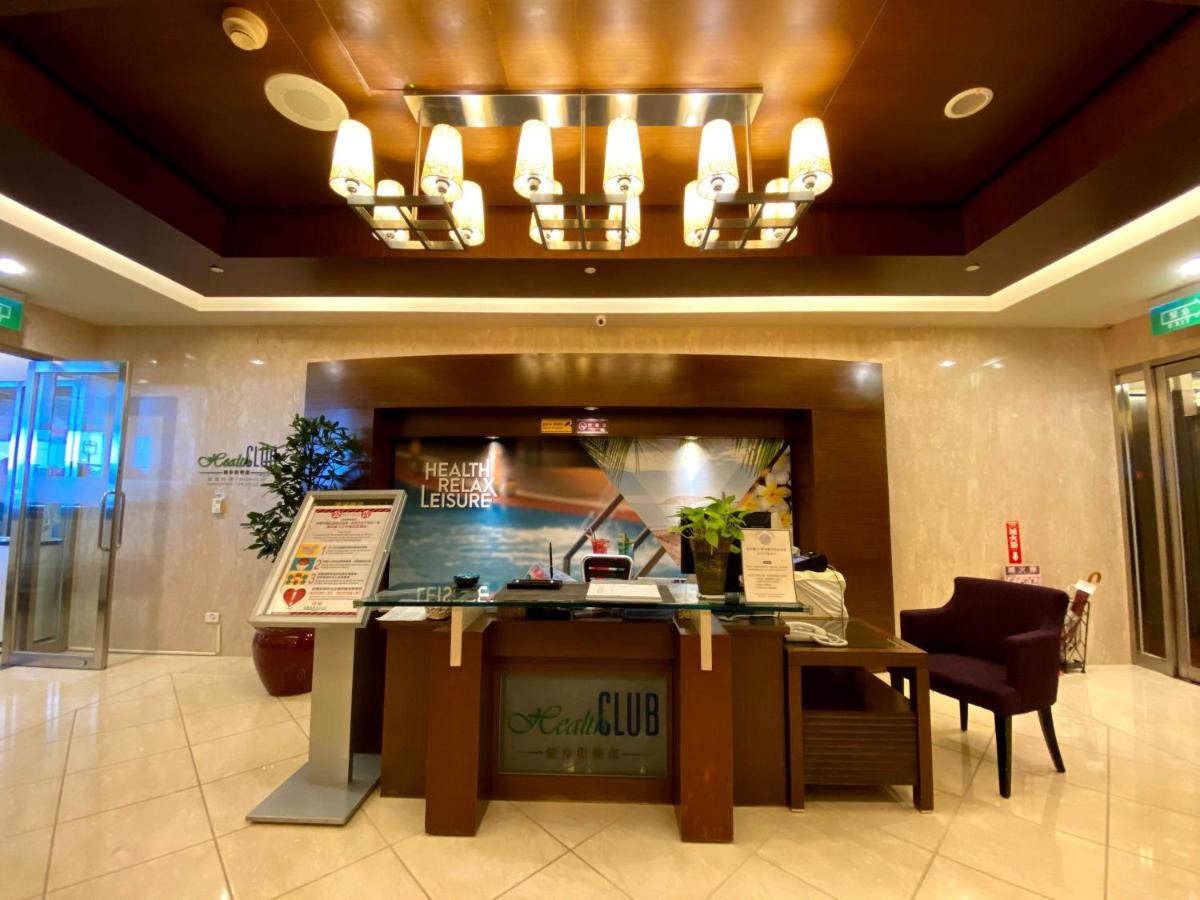 Evergreen Plaza Hotel - Tainan Extérieur photo Reception desk at the club