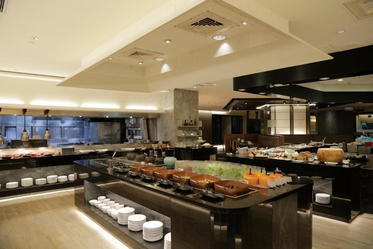 Evergreen Plaza Hotel - Tainan Extérieur photo The buffet at the hotel