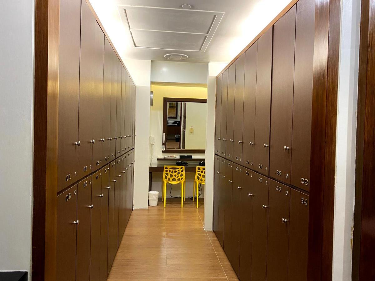 Evergreen Plaza Hotel - Tainan Extérieur photo The library at the University of the Philippines Diliman